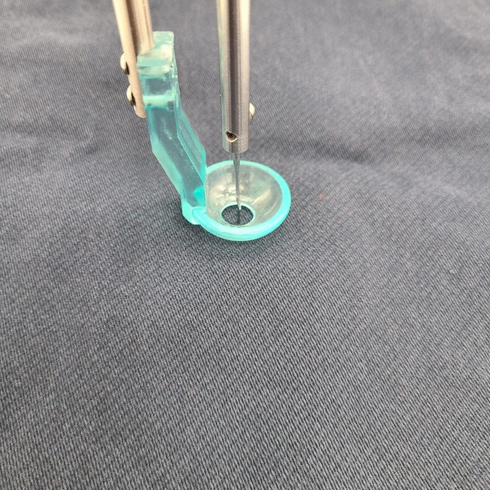 Resin Scoop Foot APQS Interchangeable Hopping Foot Bold Notion Quilting