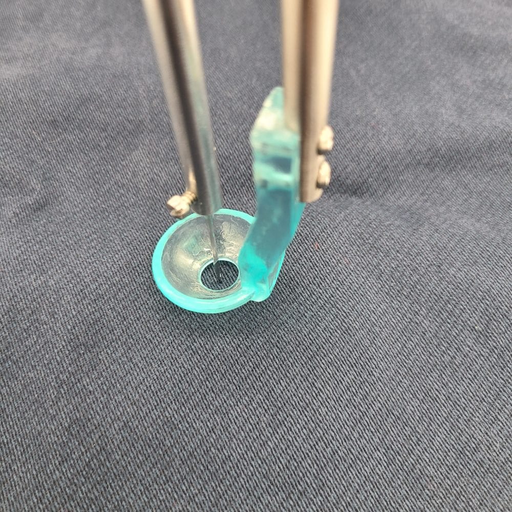 Resin Scoop Foot APQS Interchangeable Hopping Foot Bold Notion Quilting